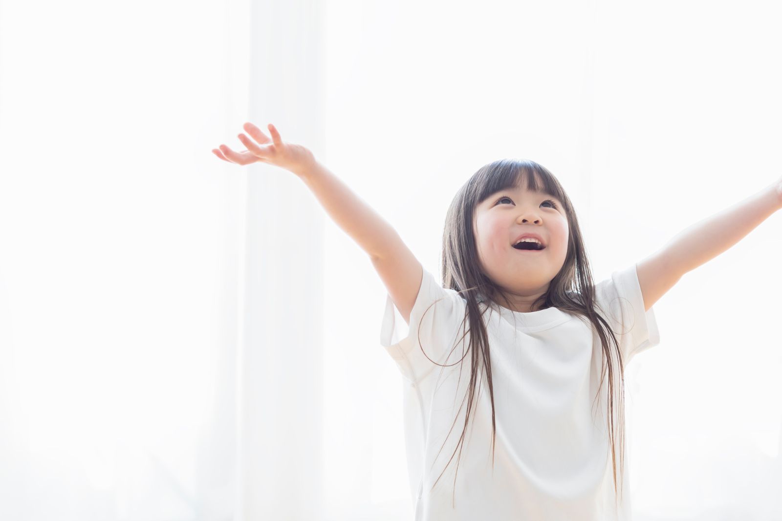 戸田市のSUNNY Jr. Cheerleaders（サニージュニアチアリーダーズ）で少人数制チアダンスレッスンに参加する幼児・小学生の風景